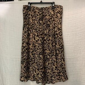 Sienna Sky Silk Lined Cheetah/Leopard skirt! Like New Never Worn! Sz Large .